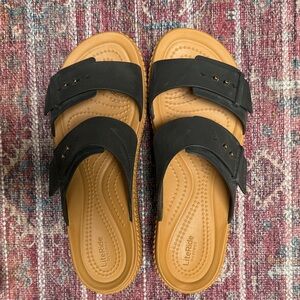 CROCS Brooklyn woven buckle sandals